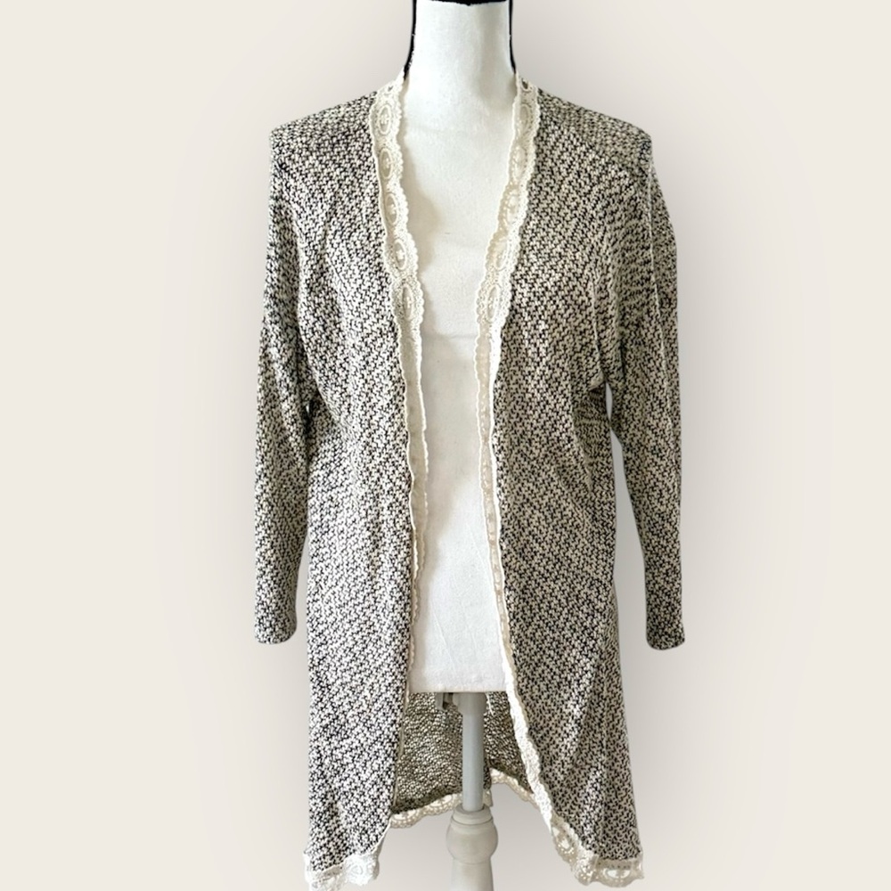 EUC! MAURICES BLACK AND CREAM TEXTURED OPEN CARDIGAN